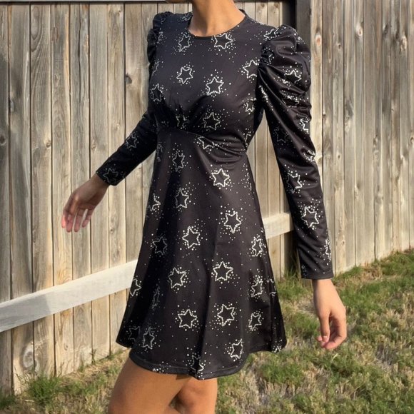 NEW! Topshop Size 4 Star Print Jersey Flippy Mini Dress Black. - Picture 1 of 10